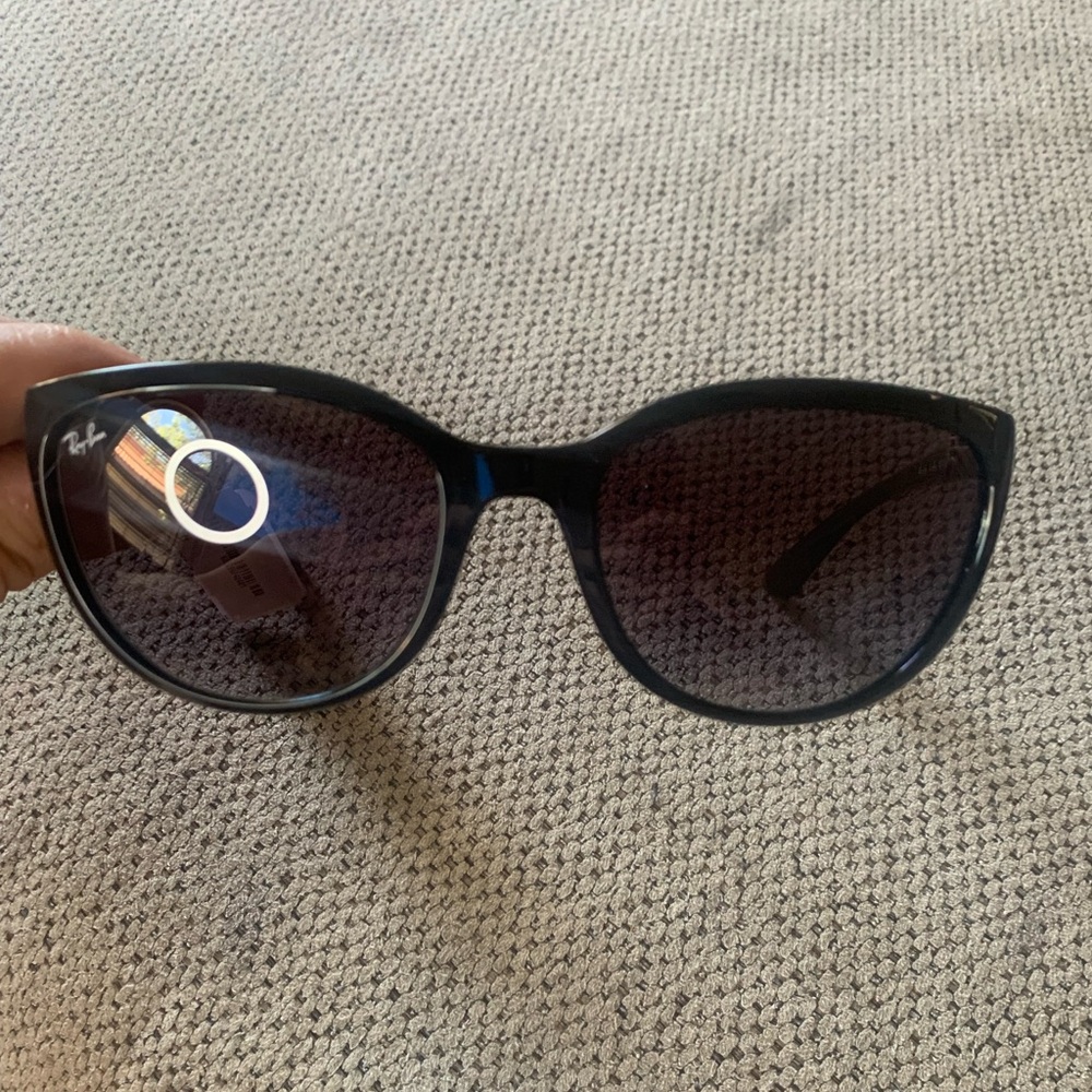 Ray-Ban Black Classic Sunglasses